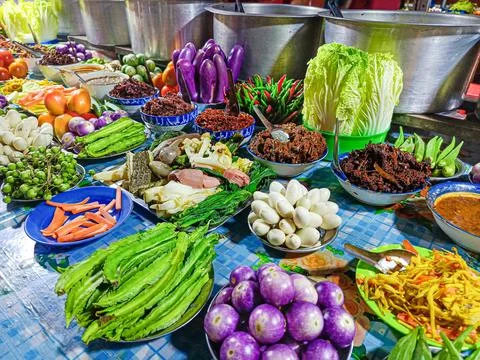 Various vegetable and meat curry, Shrimp Paste Dip, various chili. Foto stock