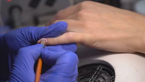 Varnish application with a brush Video stock 93458030