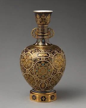 Vase with hexagonal foot (one of a pair) 1885 Crown Derby The history of th.. 스톡 사진