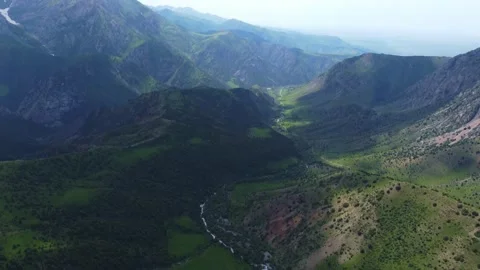 Vast aerial view of deep mountain canyon and misty valleys in Kazakhstan 库存影片 337165702