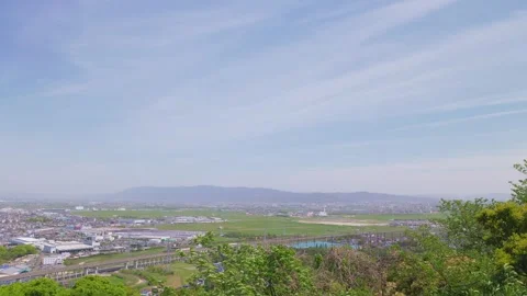 Vast panoramic view of Tosu City and Chikushi Plain from Asahiyama Park, Saga Vídeos de archivo 333205200