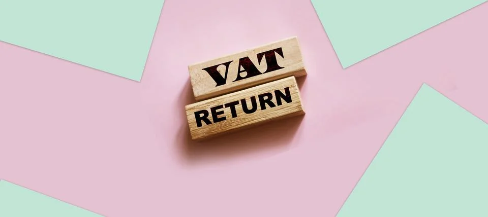 VAT return text Value Added Tax return on wooden blocks. Financial concept 스톡 사진