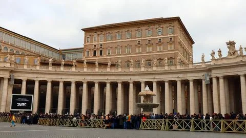 Vatican, Jan. 2, 2023: Queue of people waiting to enter at St. Peter's Basilica Stock Photos