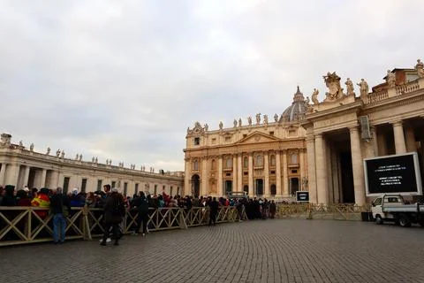 Vatican, Jan. 2, 2023: Queue of people waiting to enter at St. Peter's Basilica Stock Photos
