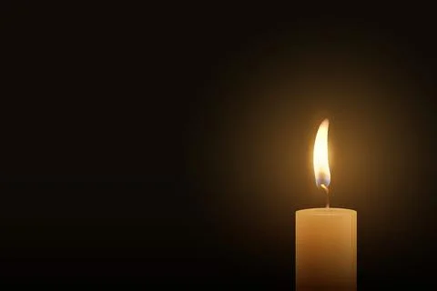 Vector 3d Candle Light. 3d Realistic Burning Flame on Dark Background. Memori Ilustración de archivo
