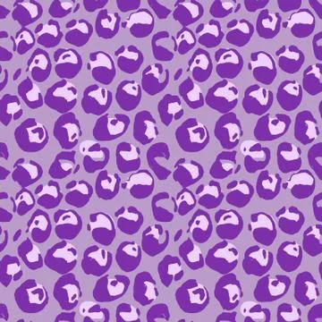 Vector illustration leopard print seamless pattern. Violet hand drawn background 库存插图