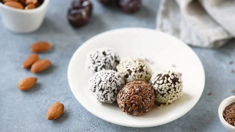 Vegan chocolate truffles stop motion Stock Footage 109479692