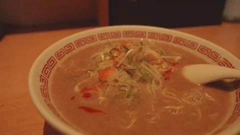 Vegan Ramen version, noodles with Rich and Heavy broth, Close Up Vídeo Stock 345209916