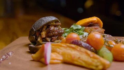 Vegetable and bans with meat Vídeos de archivo 93774254