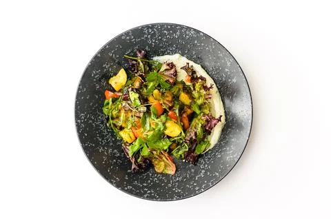 Vegetable salad with cilantro and mashed potatoes Foto stock