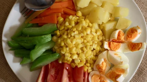 Vegetable salad top down view 動画素材 336189163
