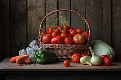 Vegetables in a basket. Foto stock