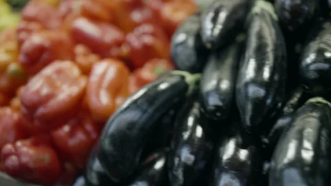 Vegetables in a market stall Video stock 306595986