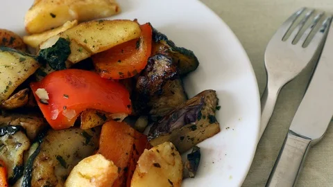 Vegetables in a plate Video stock 95990528
