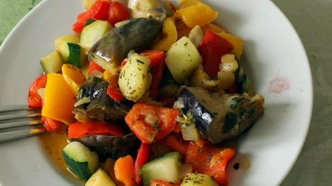 Vegetables in a plate Video stock 95993237