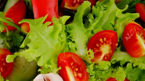 Vegetables in salad Vídeos de archivo 30398219