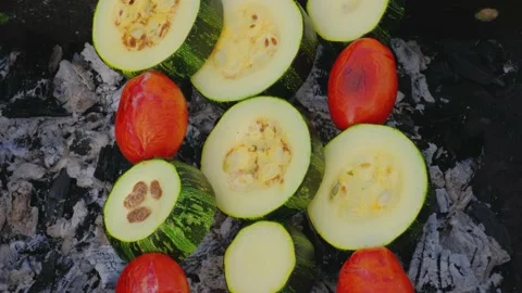 Vegetables on skewers Stockbeeldmateriaal 162339311