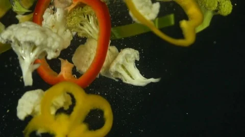 Vegetables splash in water Stock-Footage 85273915