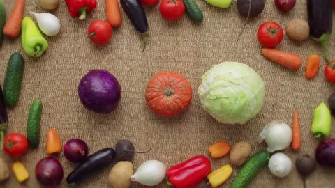 Vegetables Stop Motion Animation Featuring Fresh Colorful Produce on Burlap 库存影片 331101352
