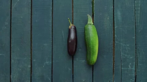 Vegetables Stop Motion Animation with Fresh Organic Produce on Wooden Surface 库存影片 331101399