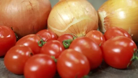 Vegetables tomatoes onions Vidéo 151351698