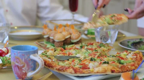 Vegetarian pizza. Vídeos de archivo 32184448