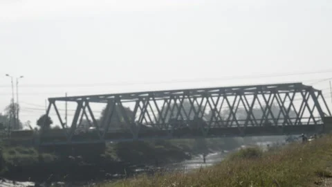 Vehicle crossing the bridge Video stock 212552091