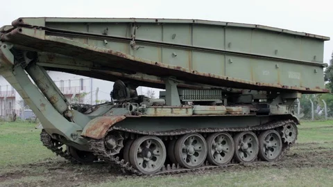 Vehicle engineering - pontoon bridge Video stock 91729444