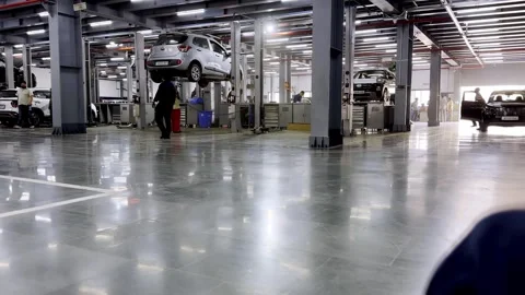 Vehicle Service in Well Equipped Workshop with Professional Car Washing Видео 336177822
