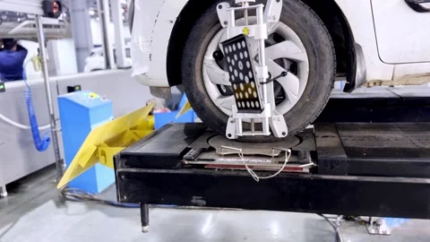 Vehicle Service in Well Equipped Workshop with Professional Car Washing 動画素材 336178067