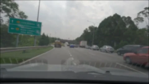 The vehicle turns left after the intersection. Video stock 313221201