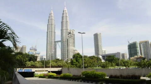  Vehicles Enter To KLCC Parking 库存影片 775745
