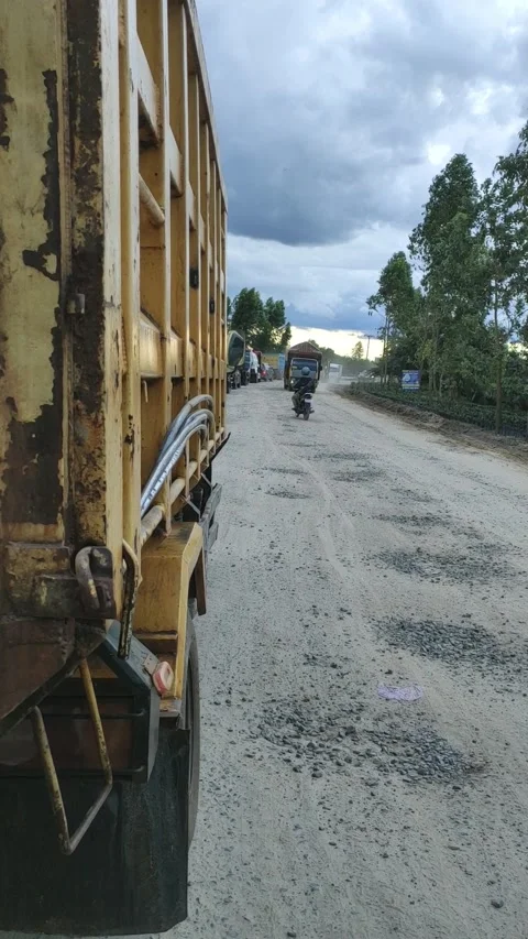 Vehicles queue to pass Video stock 208922018