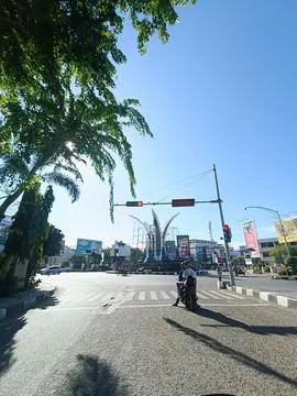 Vehicles at stopped red light Foto stock