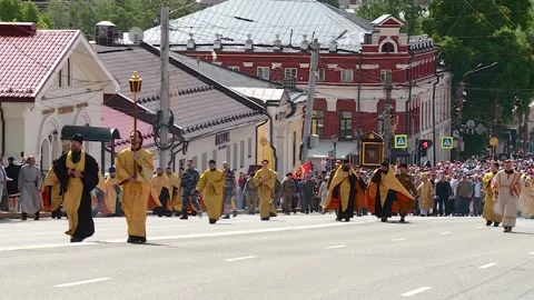 Velikoretsky religious procession in the city of Kirov along Lenin Street Stock Footage 336847725