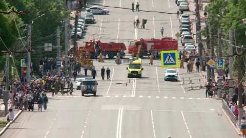 Velikoretsky religious procession in the city of Kirov along Lenin Street Stockbeeldmateriaal 336847810