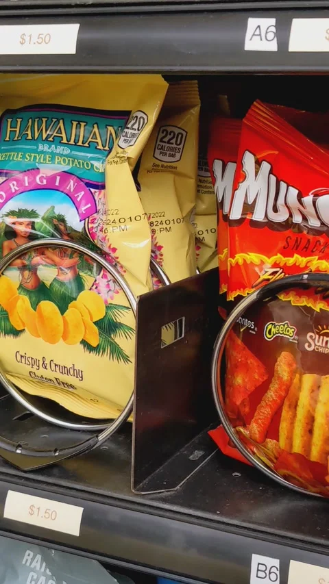 Vending machine chips Stock Footage 167398712