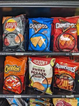 Vending machine chips variety selection. Stock-Fotos