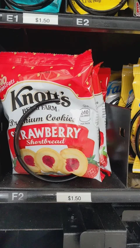 Vending machine snack malfunction Stock Footage 167399102