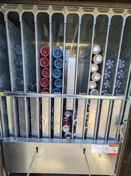 Vending machine soda inside stacked Stock-Fotos