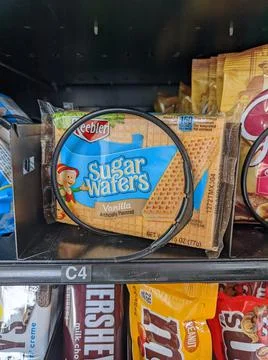 Vending machine sweets variety selection. Stock-Fotos