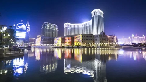 The Venetian Macao at night Stockbeeldmateriaal 85761994