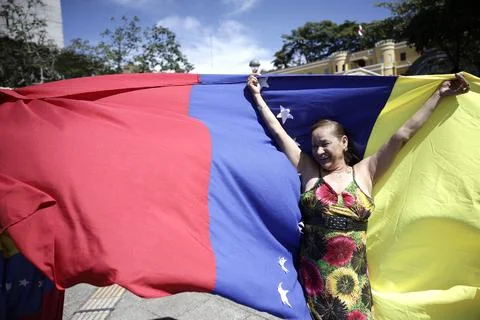 Venezuelans in Costa Rica react to the capture of Nicolas Maduro, San Jose - 04  Stock Photos