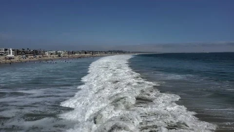 Venice beach and Pacific ocean waves Stock Footage 201915725