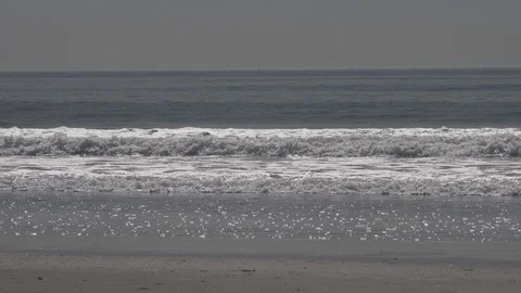 Venice Beach small waves break. Stock Footage 121243658