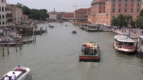 Venice - canal atmosphere Видео 7750938