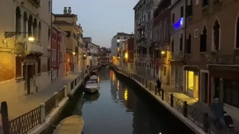 Venice Evening Canal Reflections From Bridge Vídeo Stock 334514245