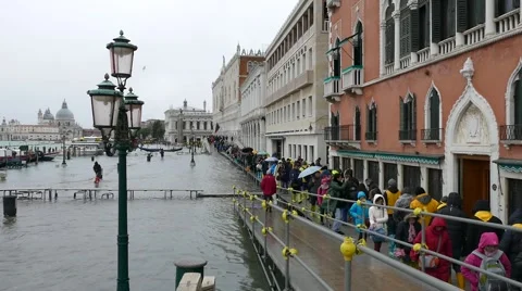 Venice is flooded. Stockbeeldmateriaal 46773785