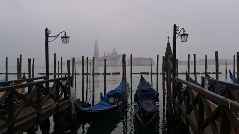 Venice Gondolas On Bleak Dawn Stockbeeldmateriaal 272432958