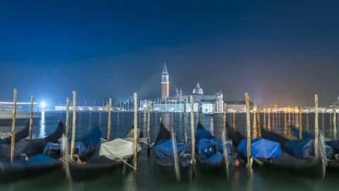 Venice Gondolas at night timelapse Видео 85971696